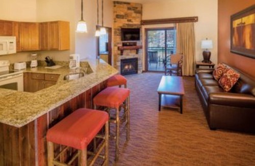 Lake Delton Condo | Three Bedroom Deluxe Luxury Condo, Glacier Canyon (2091903)