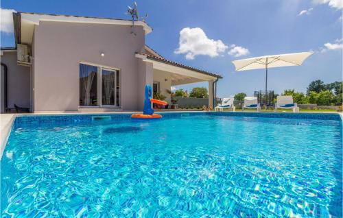 Divsici House | Three-Bedroom Holiday Home In Cetinici