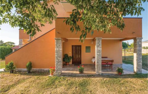Grandici House | Three-Bedroom Holiday Home In Barban