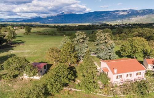 Krsan House | Three-Bedroom Holiday Home Krsan With An Outdoor Swimming Pool 07