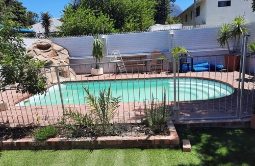 Rondebosch House | Three bedrooms in tranquil setting in Rondebosch