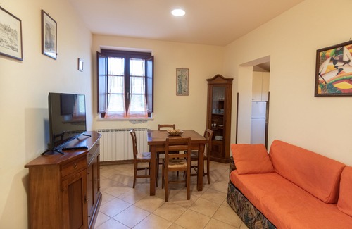 Assisi Apartment | Three-room apartment with pool - Ginestra