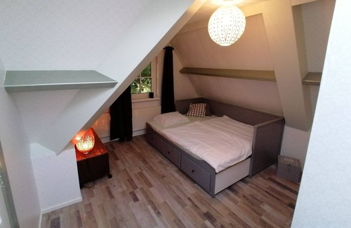 Municipality of Enkhuizen House | Three spacious and luxurious rooms, each with a private shower, toilet and TV