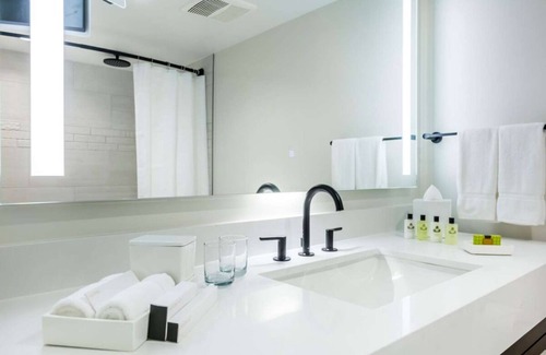 Isla Verde Hotel | Three Stunning Suite w/City View | Enjoy Scenic Stroll at the Beach