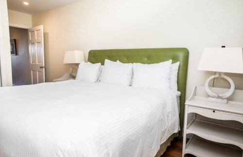Stony Brook Hotel | Three Village Inn