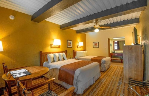 Chinle Hotel | Thunderbird Lodge