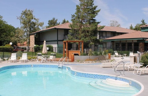 Sparks Resort | Thunderbird Resort Timeshare Memorial Weekend Reno Nevada One Bedroom Condo