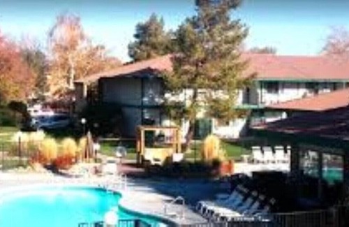 Sparks Resort | Thunderbird Resort Timeshare Memorial Weekend Reno Nevada One Bedroom Condo