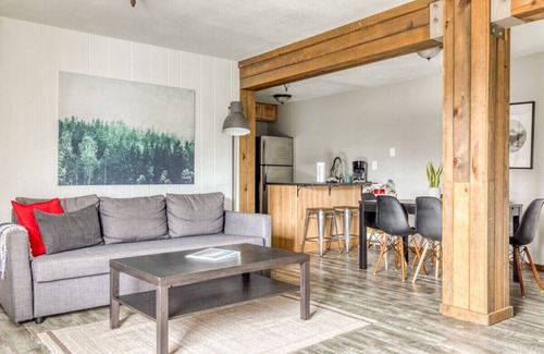 Government Camp Condo | Thunderhead Lodge: Pool & Game Room Fun Top Floor