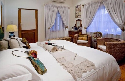 Oudtshoorn House | Thylitshia Villa