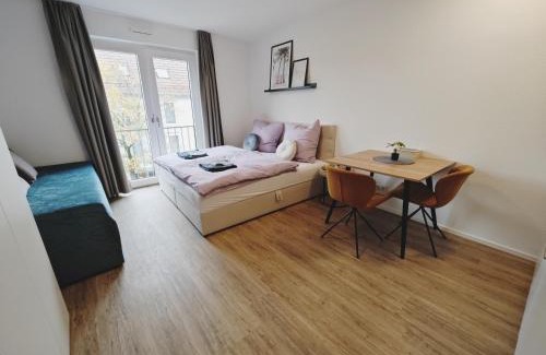 Metzingen Apartment | TiCasa WAVE-Zentral-Outlet-Aufzug-Stylisch-Unique