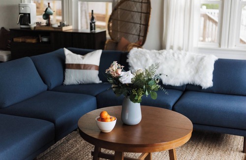 Tichigan House | Tichigan Lake House - Pontoon Boat & Fire Pit - Dog Friendly - Newly Renovated