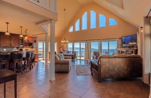 Dillon Beach House | TidePool~Relaxing Family Getaway! Walk to Beach!Decks!HtTb/GmRm/PupOK/WiFi