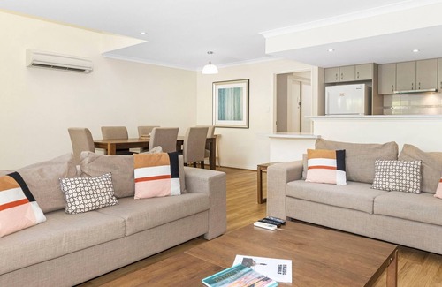 Broadwater Villa | Tides at 65 Cape View Resort