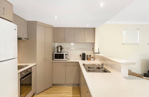 Broadwater Villa | Tides at 65 Cape View Resort