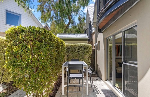 Broadwater Villa | Tides at 65 Cape View Resort