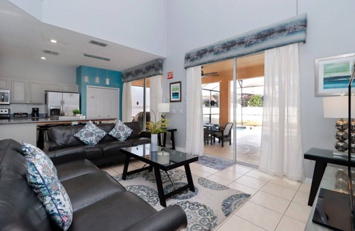 Seasons House | Tiger Lilly House 6 Bedroom