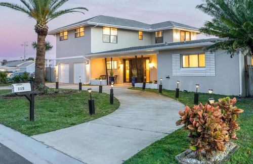 Satellite Beach Villa | TIKI BLUE SOUTH: Walk to Beach + Heated Pool