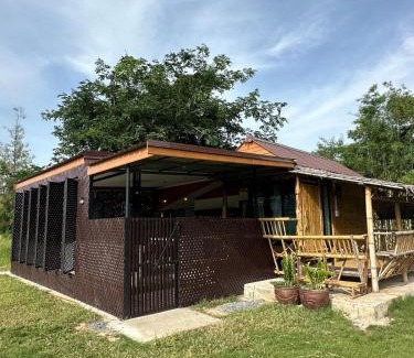 Phon House | Tiki hut rural Thailand