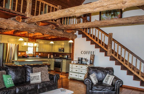 Pittsburg Cabin | Timber Cove Cabin - a relaxing lakeside retreat