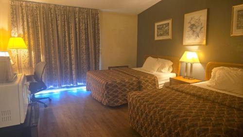 Phillips Hotel | Timber Inn Motel
