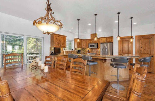 Shaver Lake House | Timber Lodge | 5 Min to Shaver Lake!
