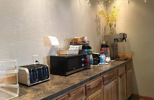 Cle Elum Hotel | Timber Lodge Inn