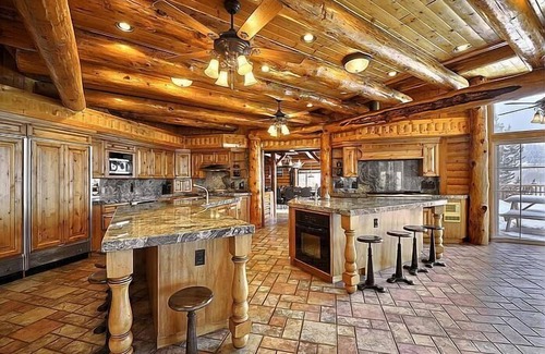 Timber Lakes Cabin | Timber Moose: America's Biggest Log Cabin - 26,500 square feet, big indoor pool