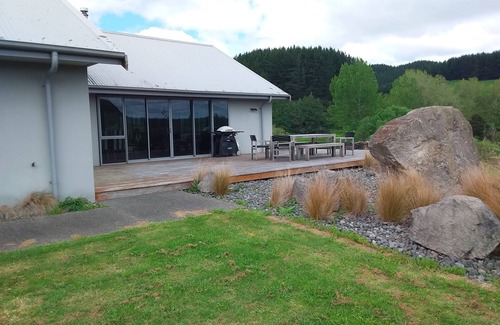 Waimiha House | Timber Trail Accommodation, nice modern house