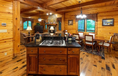 Tuckasegee Cabin | Timberwolf - Spacious Smoky Mountain Cabin w/Cornhole, Putt putt!