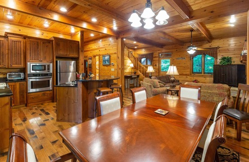 Tuckasegee Cabin | Timberwolf - Spacious Smoky Mountain Cabin w/Cornhole, Putt putt!