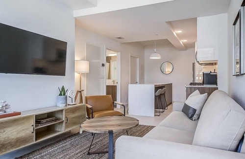 Hillhurst Condo | Timeless & Contemporary Condo in Kensington with Large Patio