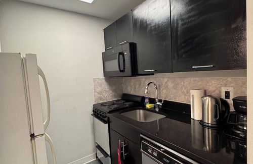Hell's Kitchen Apartment | Times Square 2-Bedroom Apartment