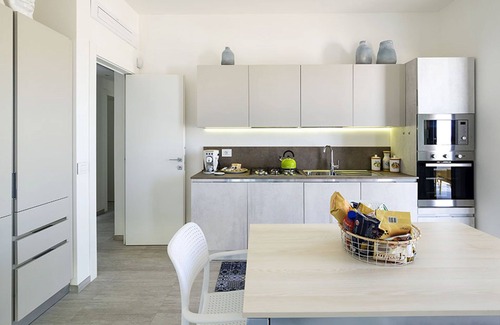 Reitani House | Timo, Villa for 6 People on the Sea with Pool and Jacuzzi