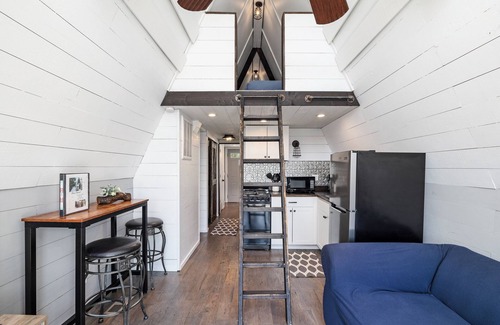 Lampe Cabin | Tiny AFrame, Fire Pit, Dogwood Canyon-15 min.