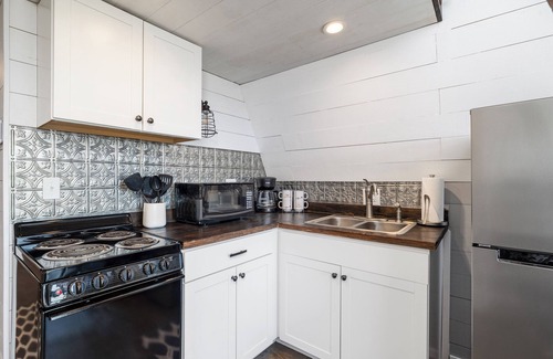 Lampe Cabin | Tiny AFrame, Fire Pit, Dogwood Canyon-15 min.