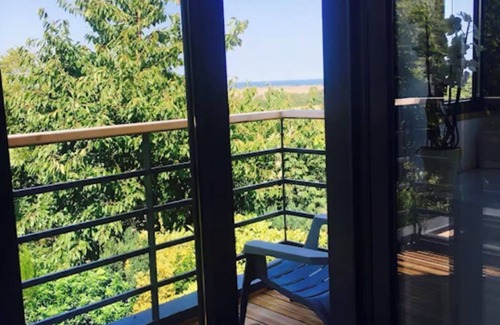 Bazenville Cottage | Tiny cottage with sea view