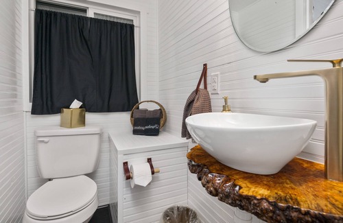 Kerns Hotel | Tiny Digs - Hotel of Tiny Houses