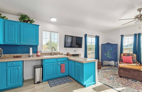 Maricopa House | Tiny Home Getaway in Arizona-Mountain views in Rural Area