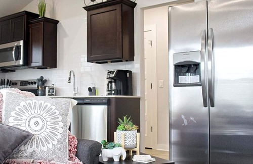 Centerton House | Tiny Home near MTB Trails, Wal-Mart HQ, Sleeps 6