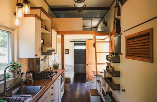 Yellow Point Cabin | Tiny home on Nature Sanctuary with access to private lake and hot tub