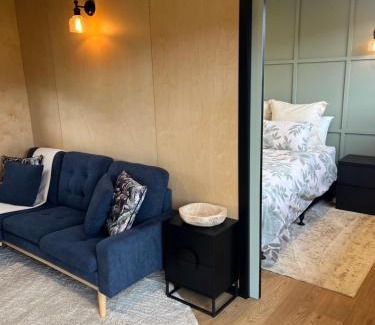 Lowburn House | Tiny home with mountain and orchard views