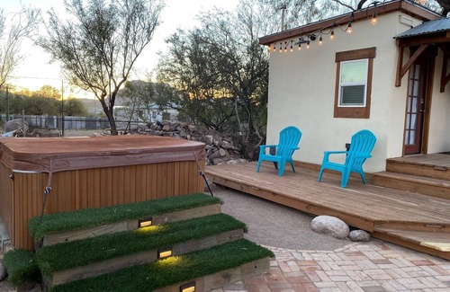 Superior Apartment | Tiny House (aka:treehouse) w/hot tub, views and walking distance to Main St