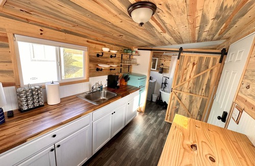 Ruch Apartment | Tiny House in Jacksonville