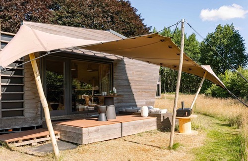 Beernem House | Tiny House looking over the sheep meadows