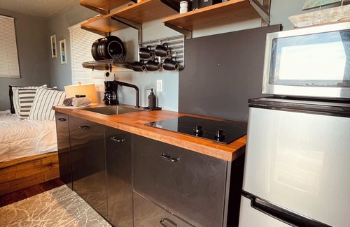 Florida Apartment | Tiny house on an acre with ocean view and private infinity pool.