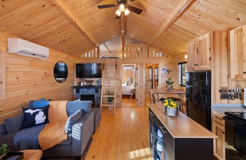 Escanaba Cabin | Tiny Log Cabin on Lake Michigan Shore Full Week Rental