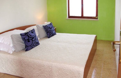 Veleniki Apartment | Tireli (HWKZJ3S)