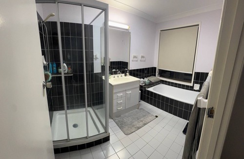 Brighton House | tnQuiet cozy room by the beach R2