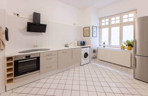 Stendal House | To complete